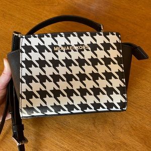 Michael Kors houndstooth crossbody bag